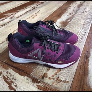 Size 7 nano 6’s in excellent condition